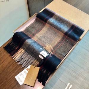 Burberry專櫃同步爆款保暖親膚羊絨圍巾 巴寶莉2021新品羊絨圍巾  mmj1502