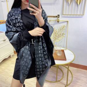 Louis Vuitton秋冬新款女士圍巾 路易威登明星同款圍巾 真絲羊毛LV披肩大方巾  mmj1711