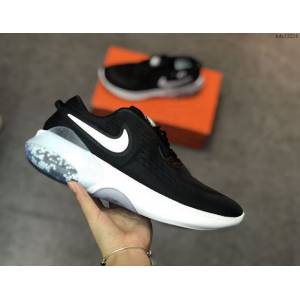 Nike男鞋 耐克全新科技顆粒緩震跑鞋 男女同款  hdx13224