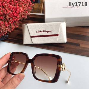 Ferragamo菲拉格慕 新品 方形經典馬蹄扣修鏡腿 女款太陽鏡 SF913S  lly1718