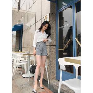 Chanel香奈兒 法國專櫃同步新款 2019新款 訂珠蝴蝶結襯衫＋高腰短褲套裝  xly1311