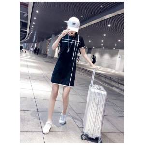 Chanel香奈兒 法國專櫃同步新款 2019夏季新款 氣質簡約圓領 短袖連衣裙 羅馬假日風情   xly1331