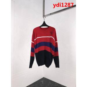 BURBERRY巴寶莉 18秋冬新款 紅白藍黑拼接 胸口刺繡小Logo毛衣 情侶款 ydi1287