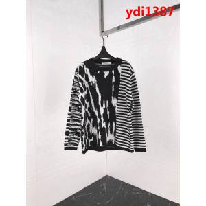 GVC紀梵希 專櫃同步 18ss秋冬新款 背後刺繡字母 條紋提花套頭毛衣 ydi1387