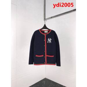 GUCCI古馳 18ss秋冬新款 NY洋基隊logo貼飾羊毛夾克 背後Gucci刺繡字母釘珠 情侶款 ydi2005